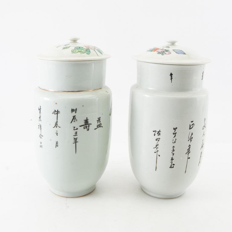 Lock urns 3 pcs and bowl with lid China 20th century porcelain.