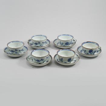 KAFFEKOPPAR med FAT, 12 st, porslin, "Nejlika", ur IKEAS 1700-tals serie, 1990-tal.