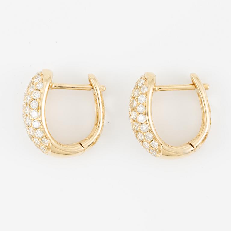 Earrings, hoops, 18K gold with brilliant-cut diamonds.