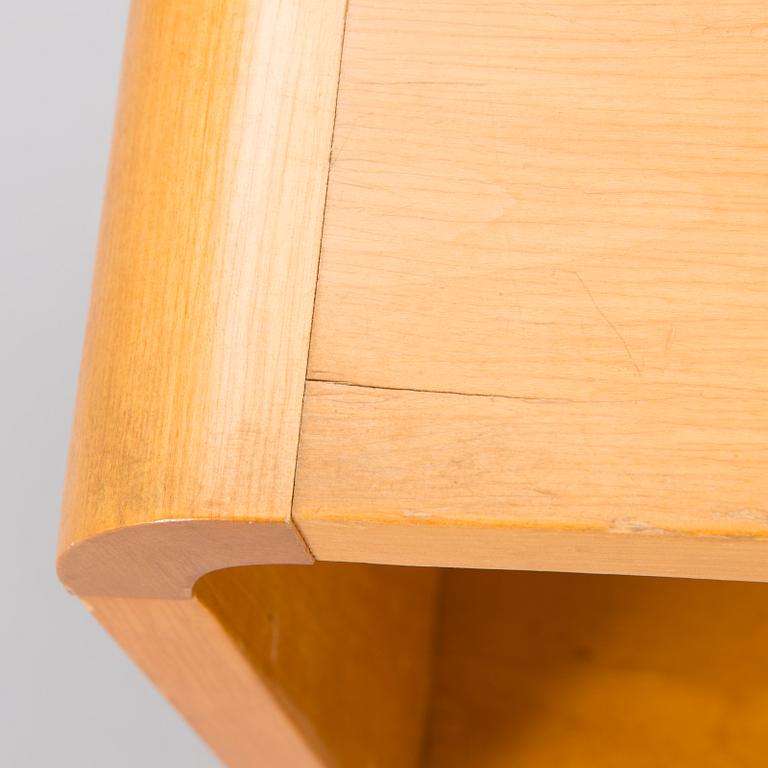 Maija Heikinheimo, A 1930s 'Apu 604'  side table for Asko, Finland.