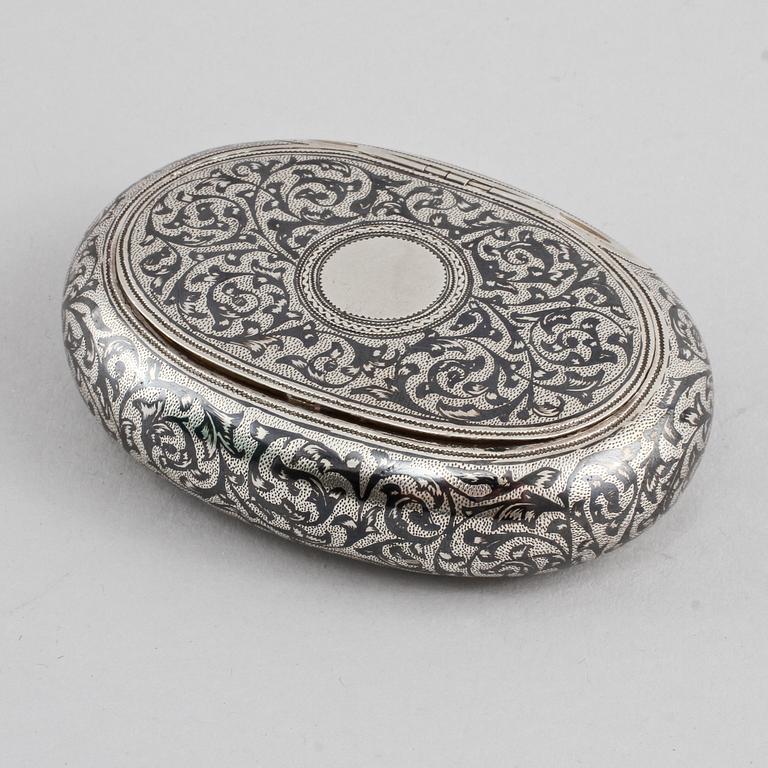 DOSA, silver, kontrollmästare Viktor Vasilyevich Savinsky, Moskva, 1886. Vikt 100 g.
