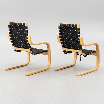Alvar Aalto, a pair of model 406 armchairs, Artek, end of the 20th century.