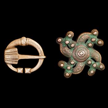 BROSCHER, 2 st, brons, Kalevala Koru, 1900-tal.