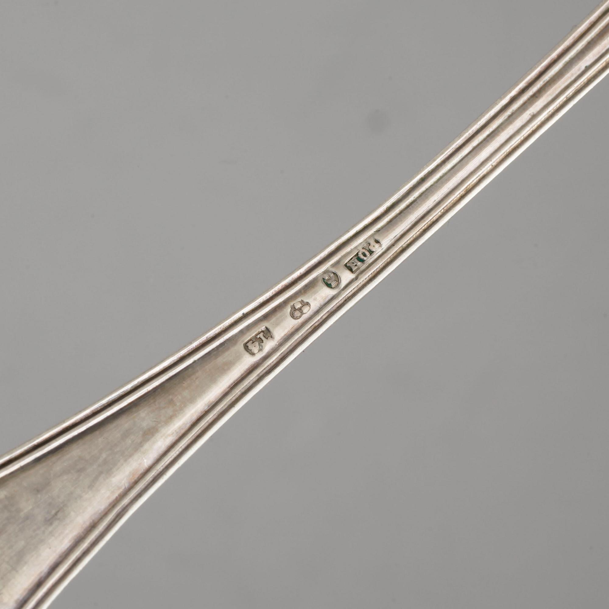 16 similar pieces of silverware, 1826 - 1933. Weight 799 g incl steel blade.