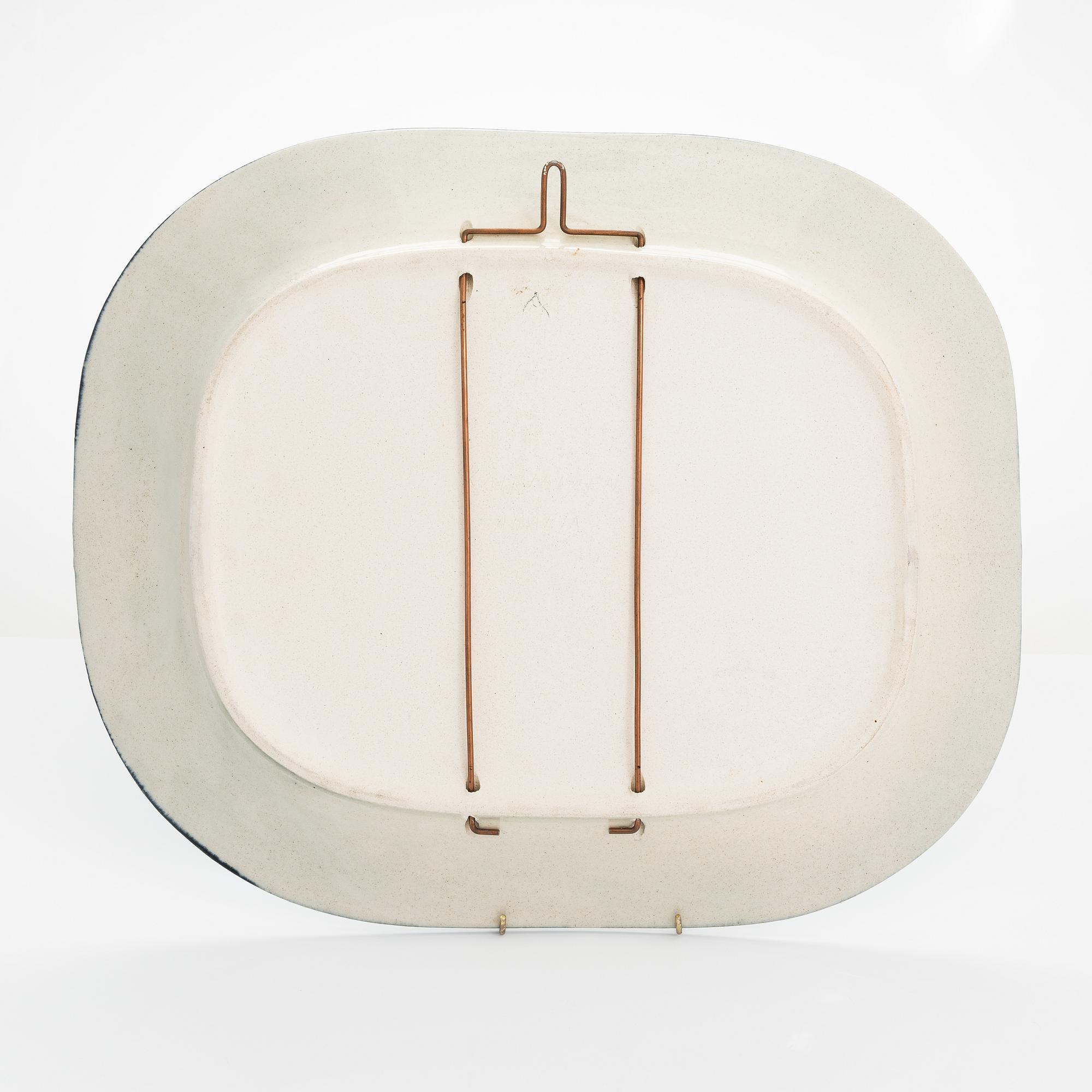 Birger Kaipiainen, a decorative plate signed Kaipiainen Arabia.