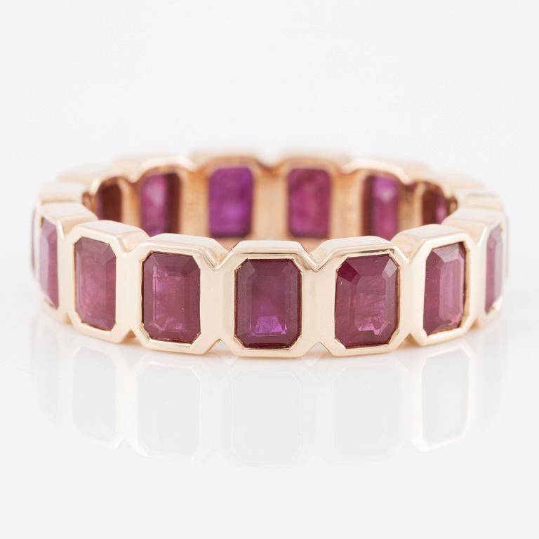 Ring, full eternity, 18K gold with rubies.