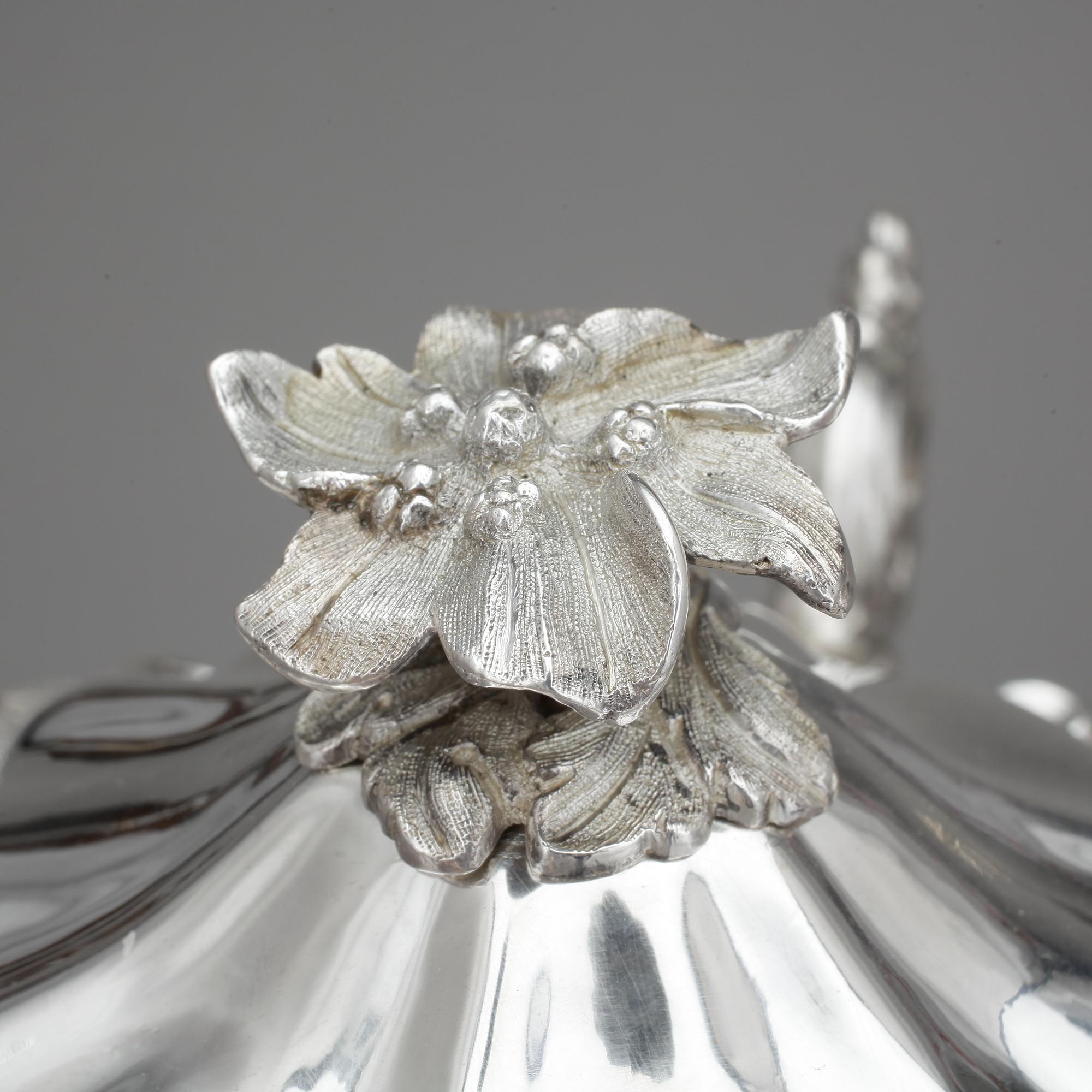 SOCKERSKÅLAR, ett par, silver, Carl Olof Holm, Norrköping, 1859. Vikt ca 1725g.