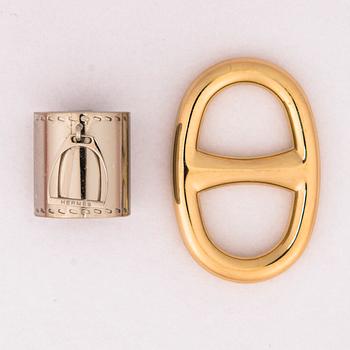 HERMÈS La danse du Cheval Marwari Silk Scarf with two Scarf Rings.