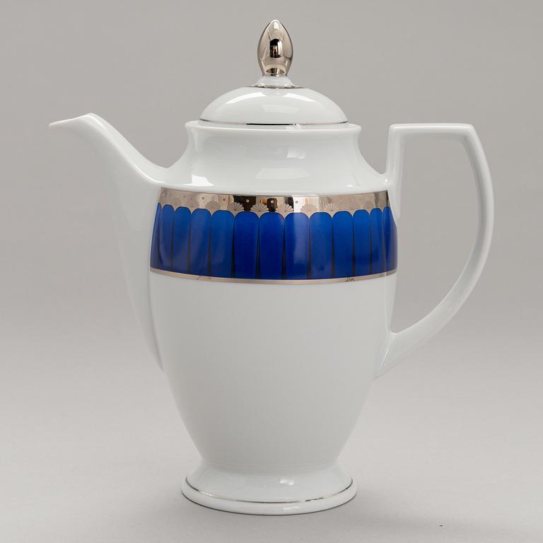 SIGVARD BERNADOTTE, RUOKA-ASTIASTO, 76 osaa, posliinia, "Christineholm".