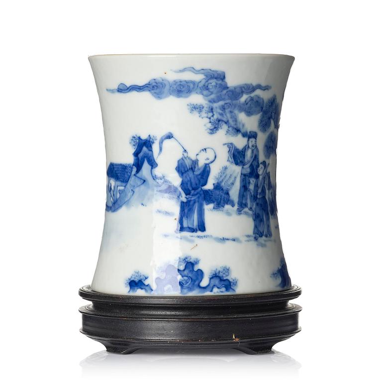 A blue and white brush-pot, bitong, Qing dynasty, 19th century with an apochrypal Kangxi mark.