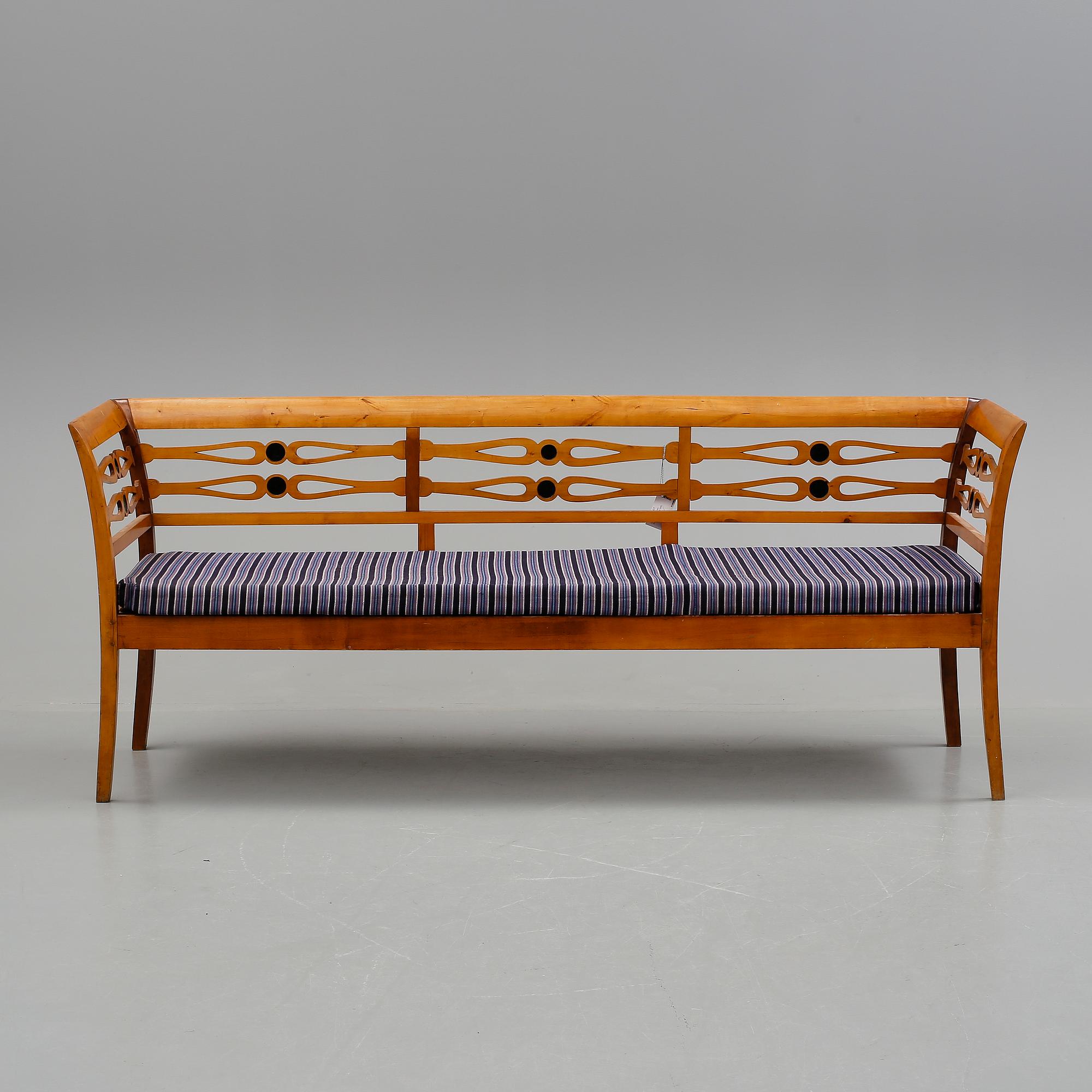 SOFFA, Karl-Johan, 1800-talets första hälft.