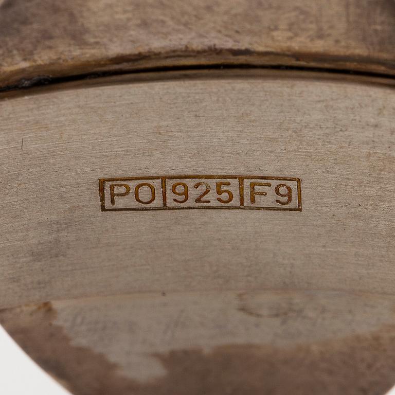 Pekka Piekäinen, rannekorut, 2 kpl, hopea, emali, Platinoro 2007.