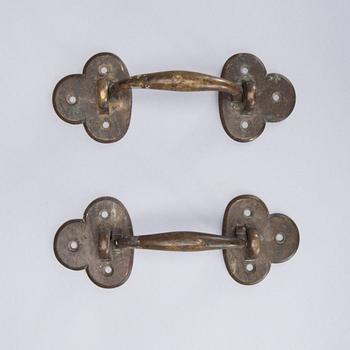 HANDTAG, ett par, brons, 1700-tal.