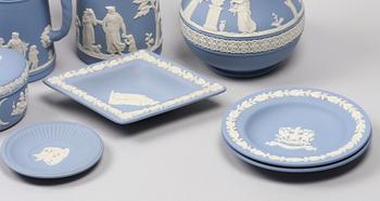 SERVISDELAR, 17 st, jasperware, Wedgwood, England, 1900-talets andra hälft.