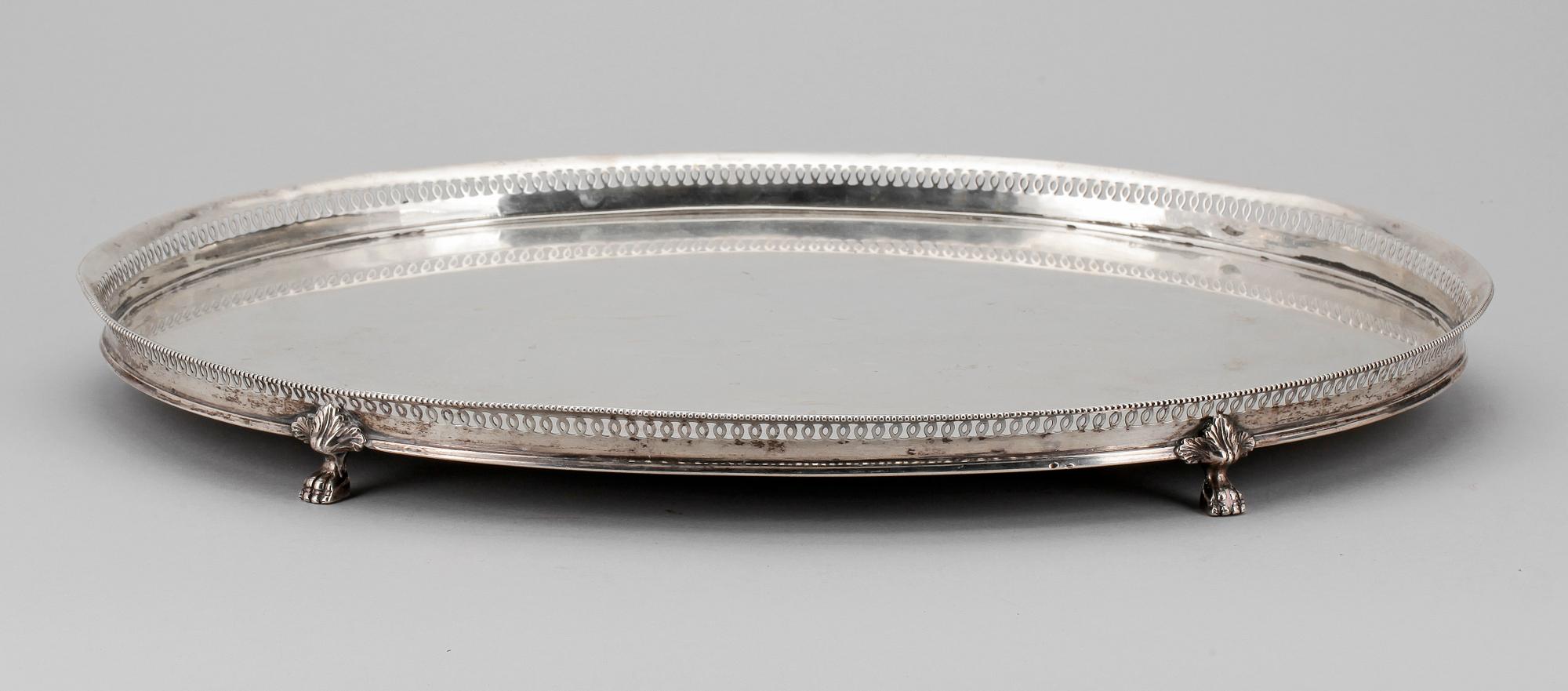 BRICKA, låghaltigt silver, troligen Florence, Italien 1934-1944. Vikt ca 1847g.