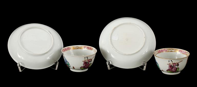KOPPAR med FAT, ett par, porslin. Qing dynastin, Qianlong (1736-95).