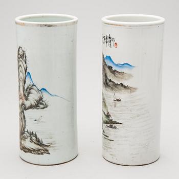 A pair of Chinese porcelain vases, Republic (1912-1949).