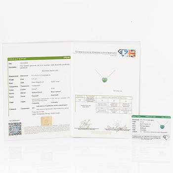 Collier 18K vitguld med hjärtslipad smaragd och briljantslipade diamanter.