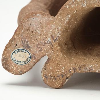 Stig Lindberg, skulptur "Dansande par", chamotterat stengods, Gustavsbergs studio 1940-tal.