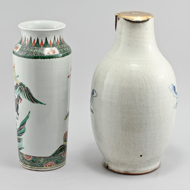 VAS samt LAMPFOT, porslin, Kina, 1800/1900-tal.