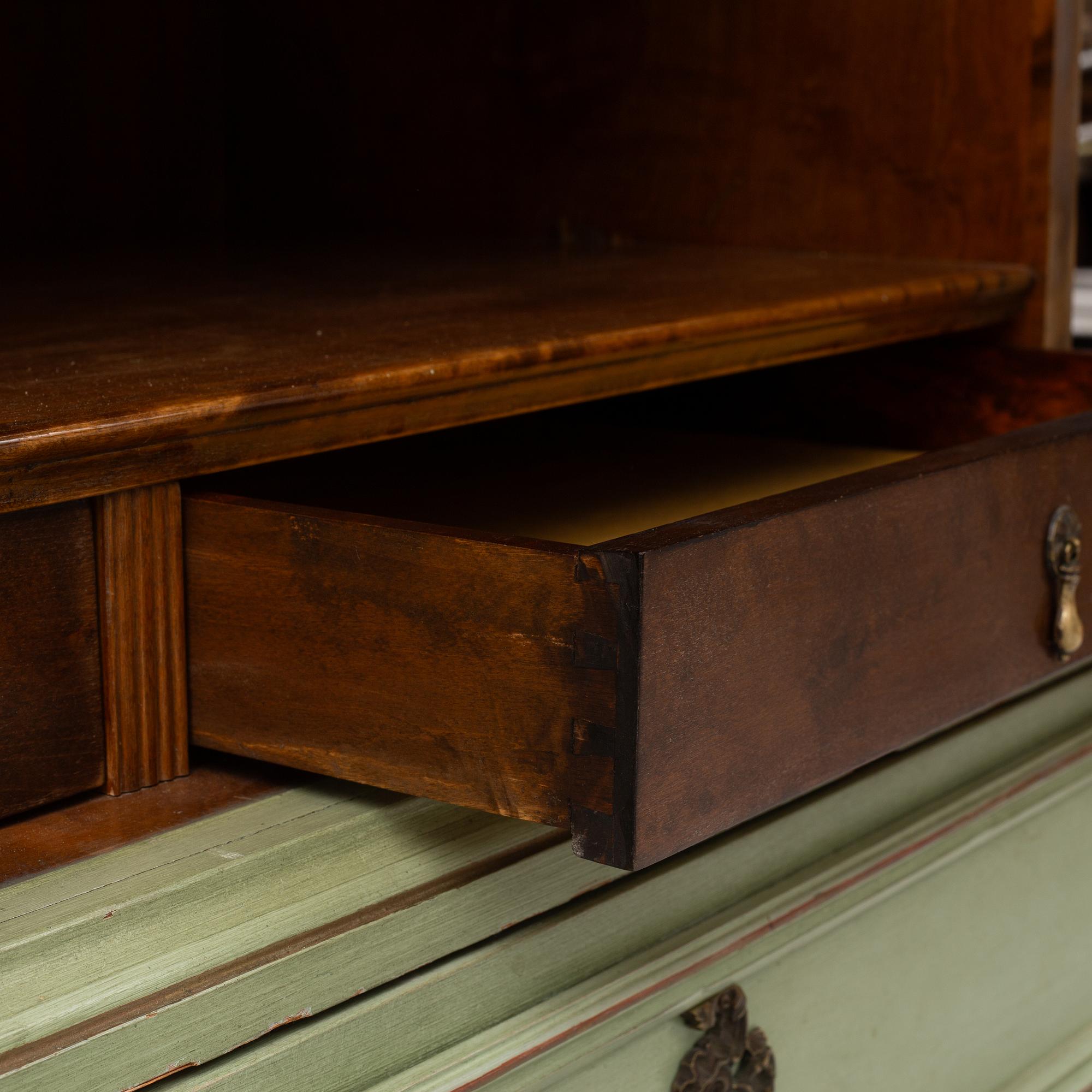 Cabinet, Rococo style, 20th century.