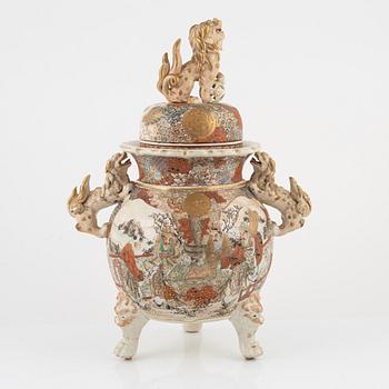 A large Satsuma incensce burner with cover, Japan, Meiji period (1868-1912).
