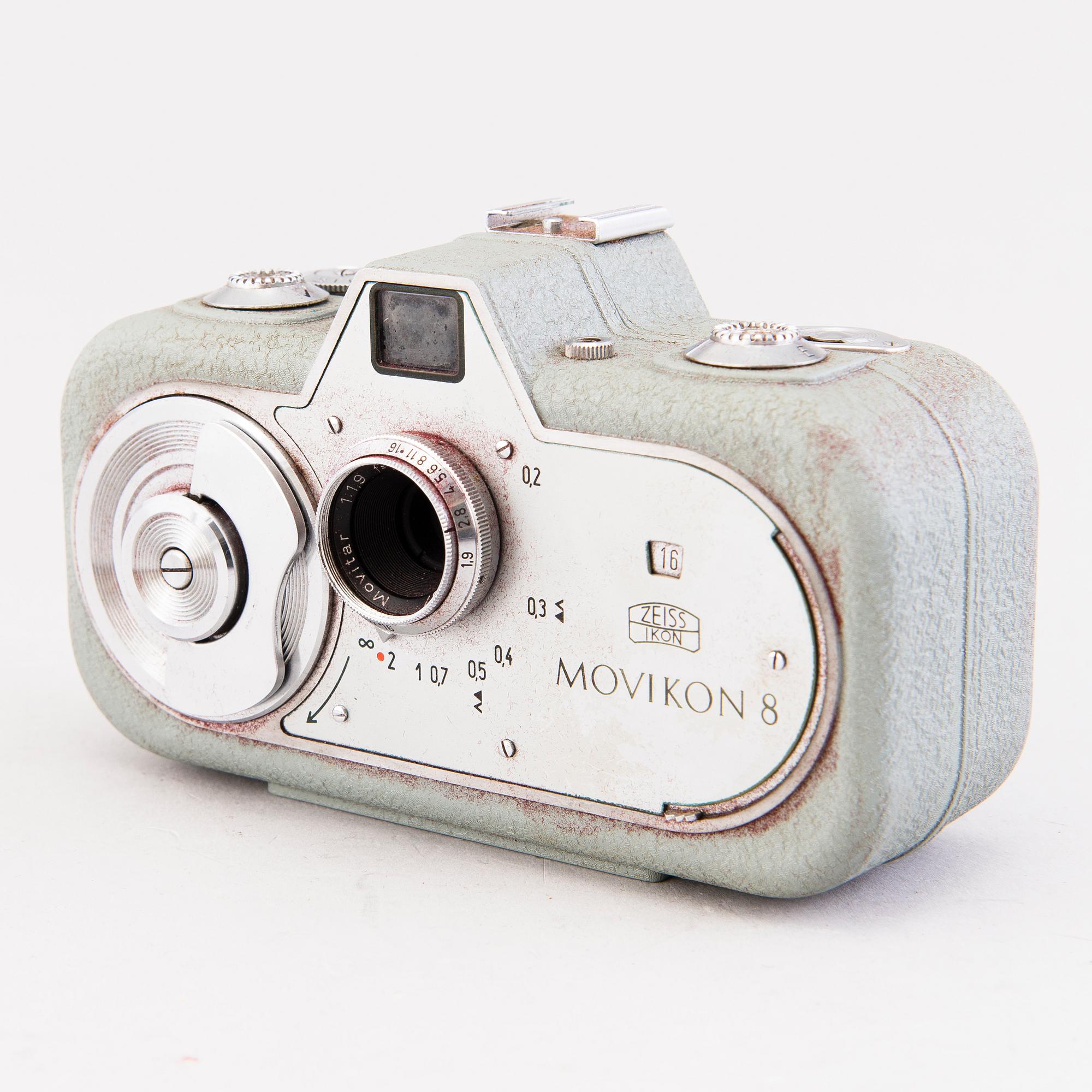Set of five cameras, with accessories, 1920-50-tal.