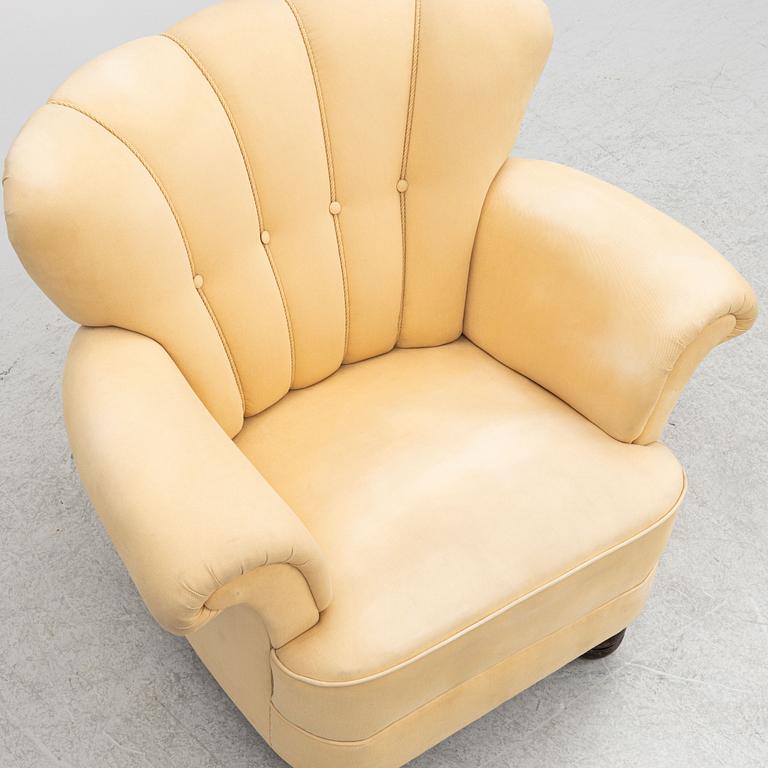 Armchair, Swedish Modern, first half of the 20th century.