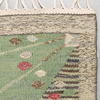 CARPET. "Park, grön". Tapestry weave. 381 x 293,5 cm. Signed AB MMF BN.