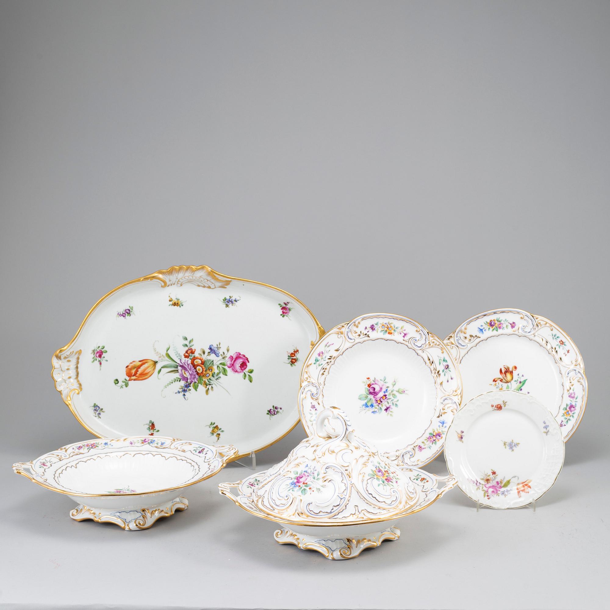 A part Rörstrand service, late 19th/early 20th century (24 pieces).
