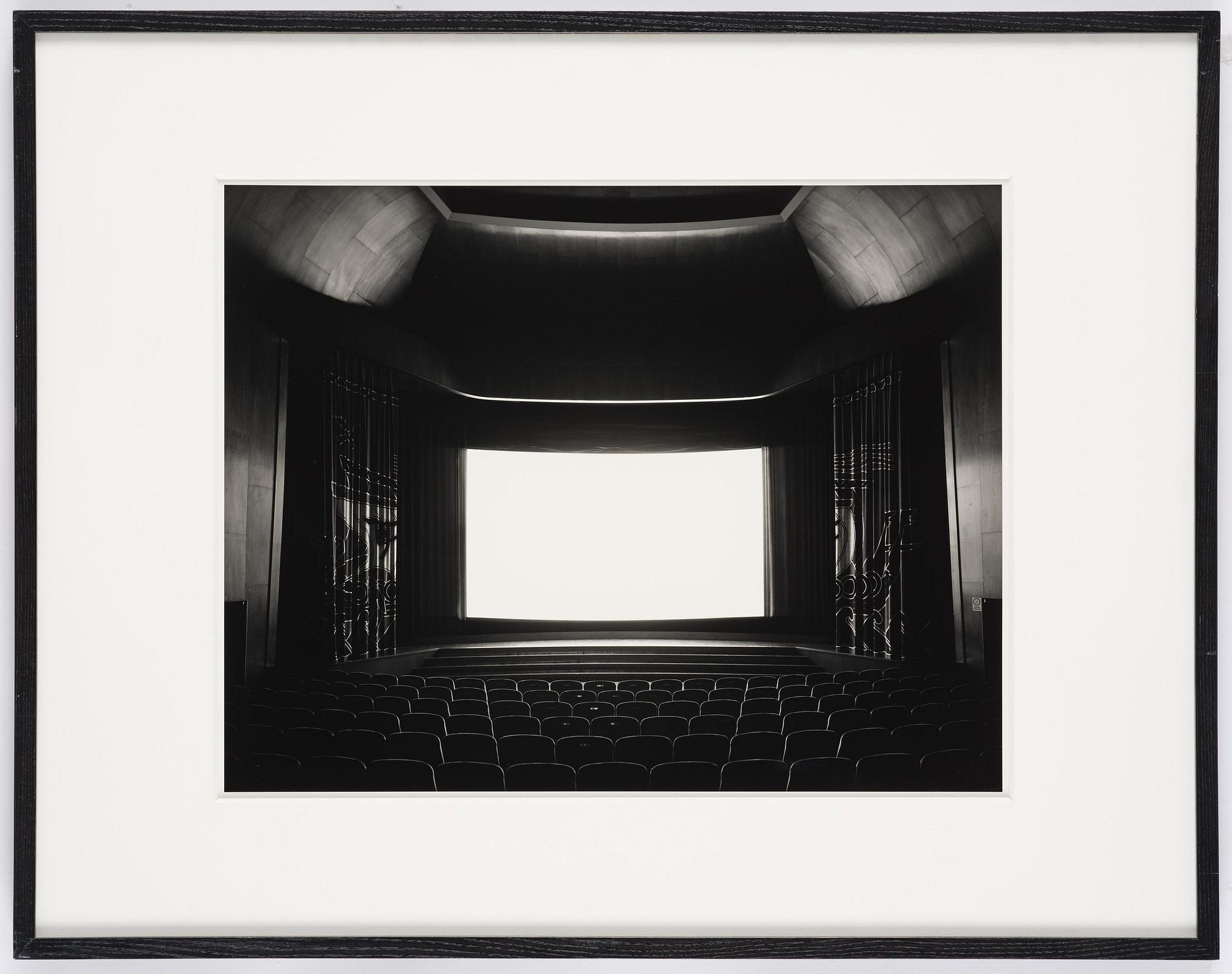 Hiroshi Sugimoto, "Draken, Göteborg", 2001.