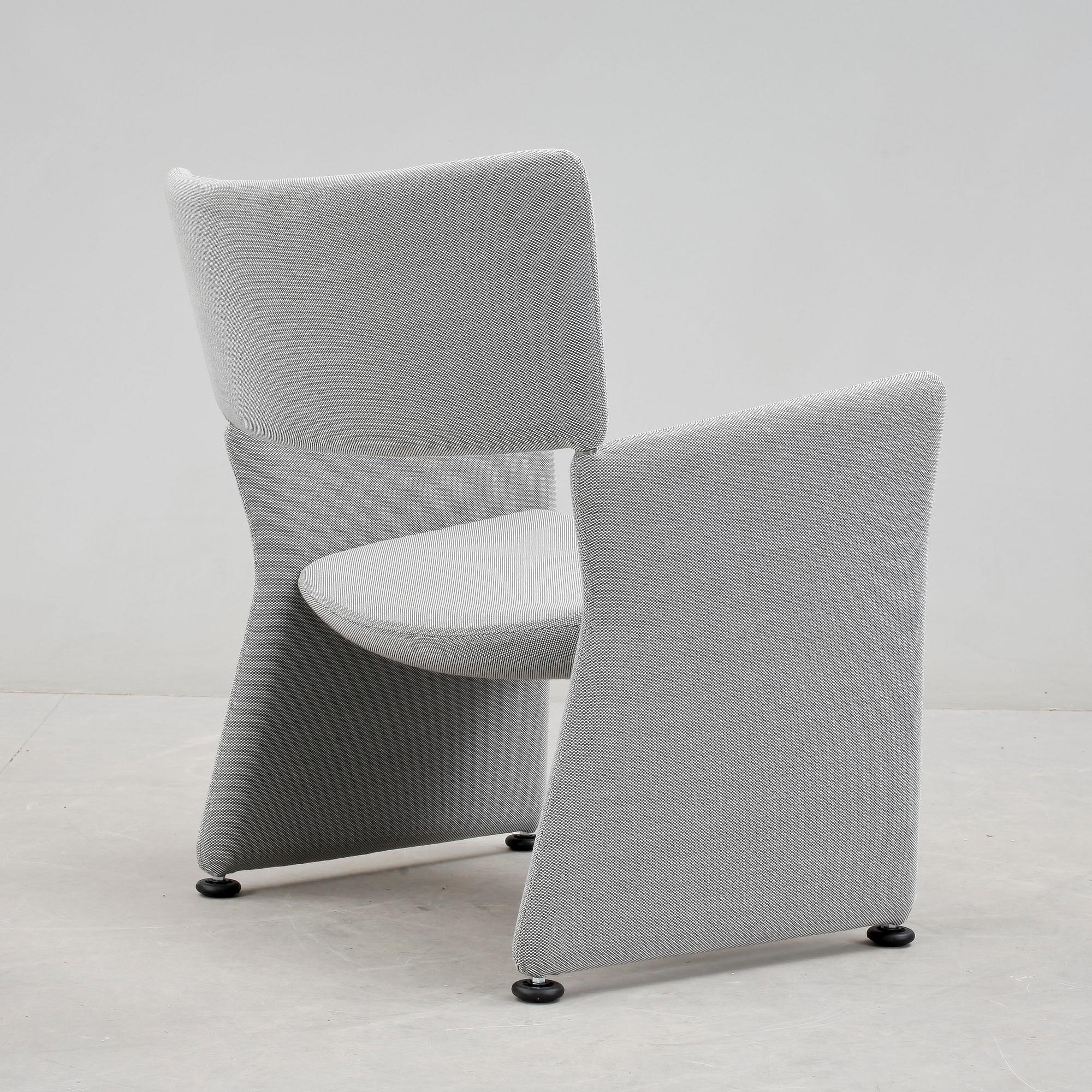FÅTÖLJ, "Crown. Easy Chair", Chris Martin och Magnus Elebäck, Massproduction, 2011.