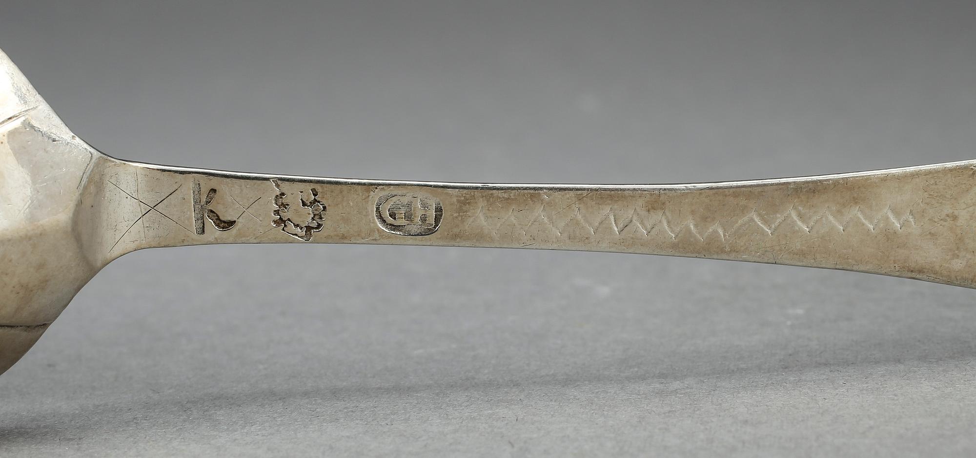 MATSKEDAR, 2 st snarlika, Gustaf Henning, Stockholm 1740 och 1746. 111 gram.