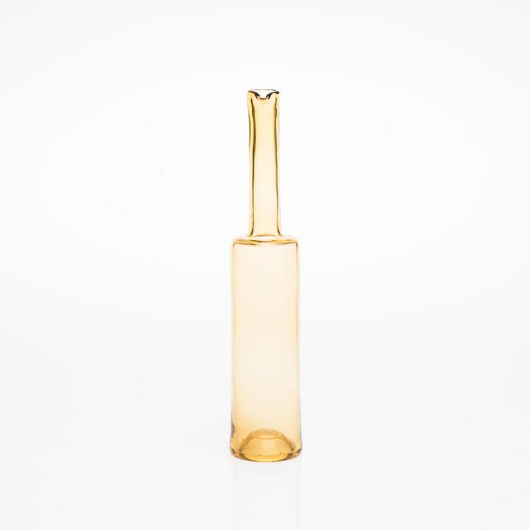 FLASKA, glas, signerad Nanny Still Riihimäen Lasi Oy. Modellen formgiven 1959.