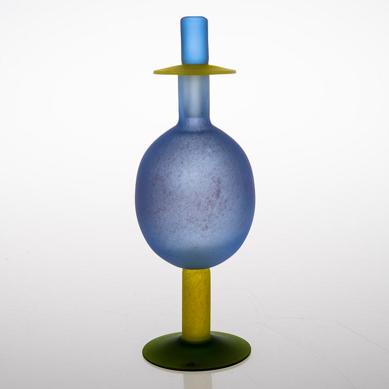 A DECANTER, "Oz" Pro Arte, signed Oiva Toikka, Nuutajärvi.