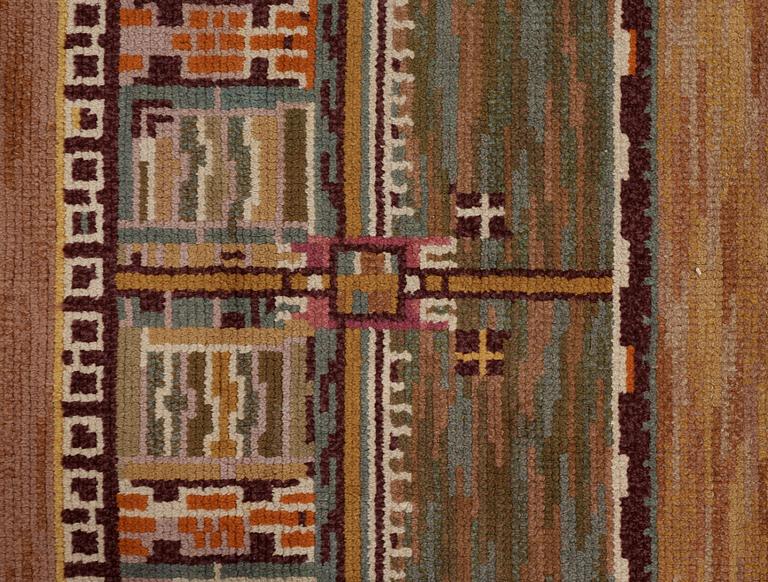 CARPET. Knotted pile. 265,5 x 167,5 cm. Possibly Märtha Gahn. Sweden around 1930.