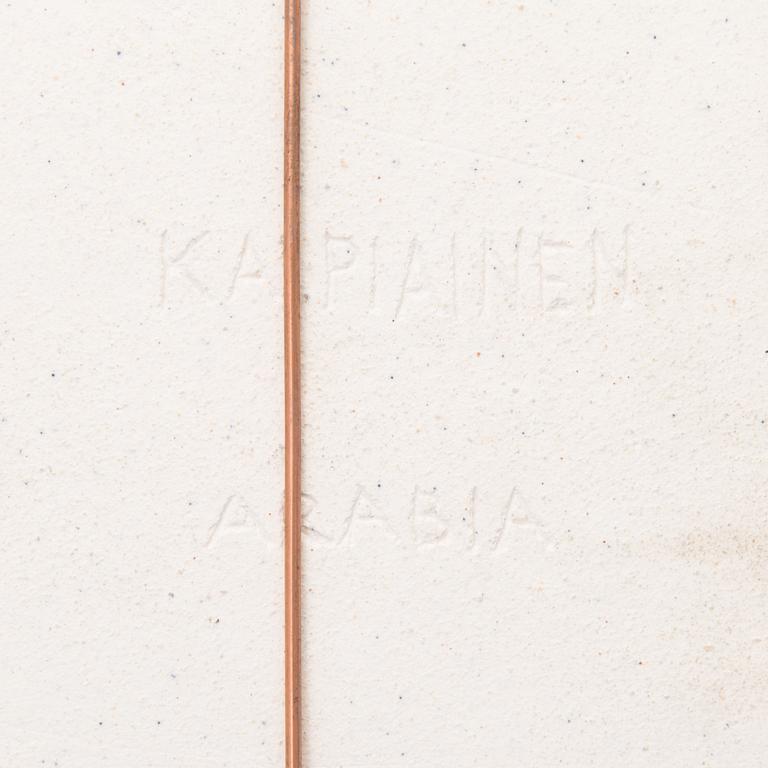 BIRGER KAIPIAINEN, KERAMIKFAT. Röd blomma. Sign. Kaipiainen, Arabia. 1970-tal.