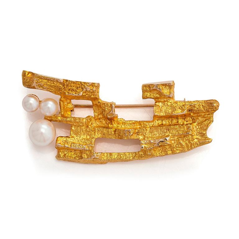 Björn Weckström, a 14K gold 'Bow of Argo' brooch with cultured pearls for Lapponia 1969.