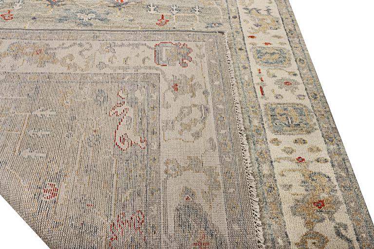 A Mamluk carpet, c. 315 x 245 cm.