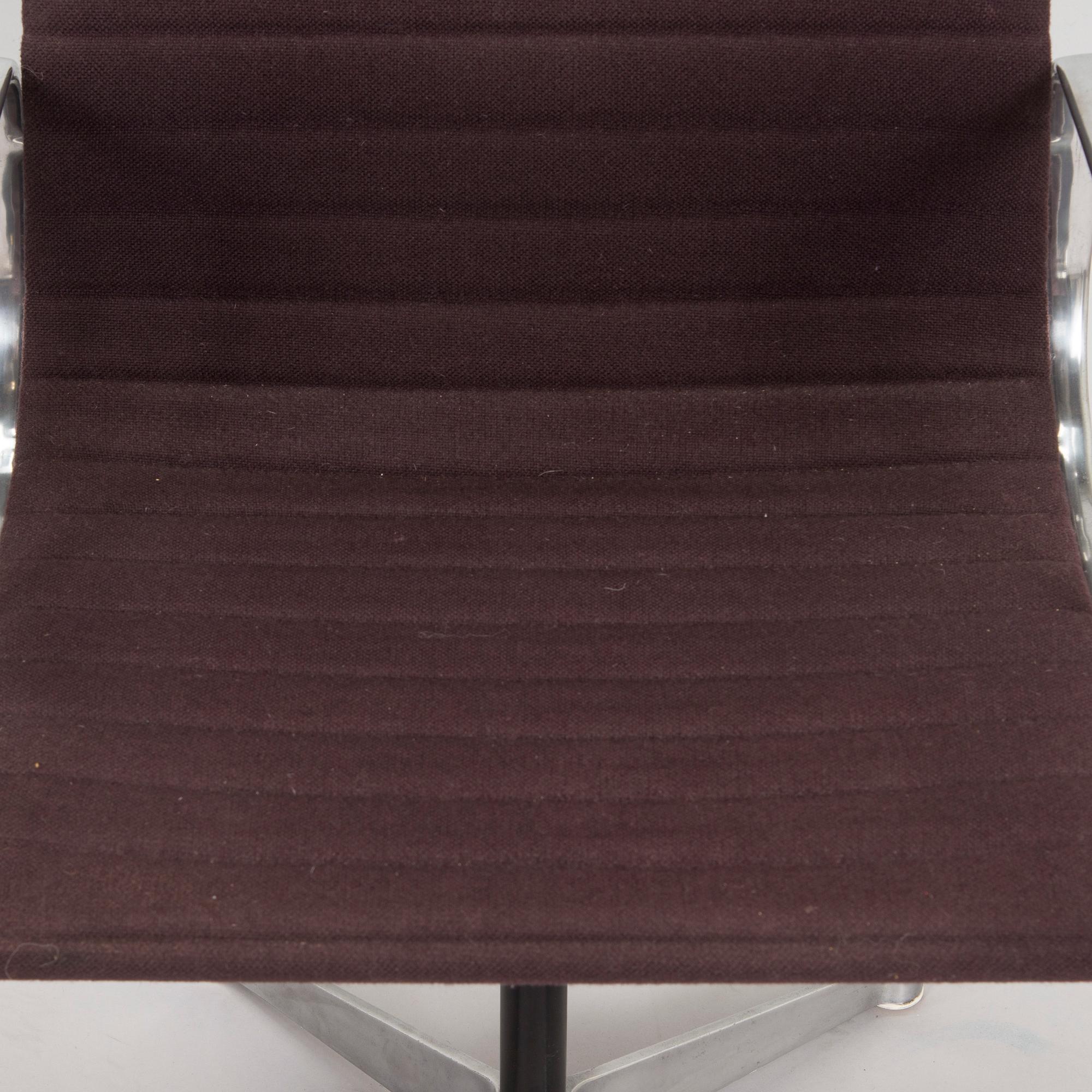 Charles & Ray Eames, työtuoli, malli EA 108, Herman Miller, 1970-luku.
