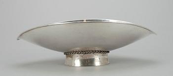 SKÅL PÅ FOT, sterling silver, V. Hamara, Helsingfors 1961. Vikt 465 g.