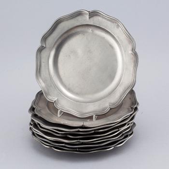 Ten pewter plates from Engl. Block Zinn, 20th century.