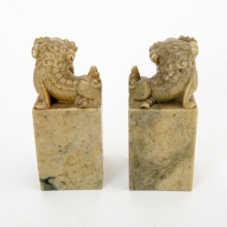 A pair of 19th/20th century Chinese sopastone seals.