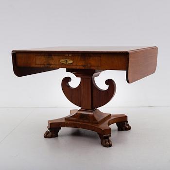 KLAFFBORD, empire, 1800-talets första hälft.