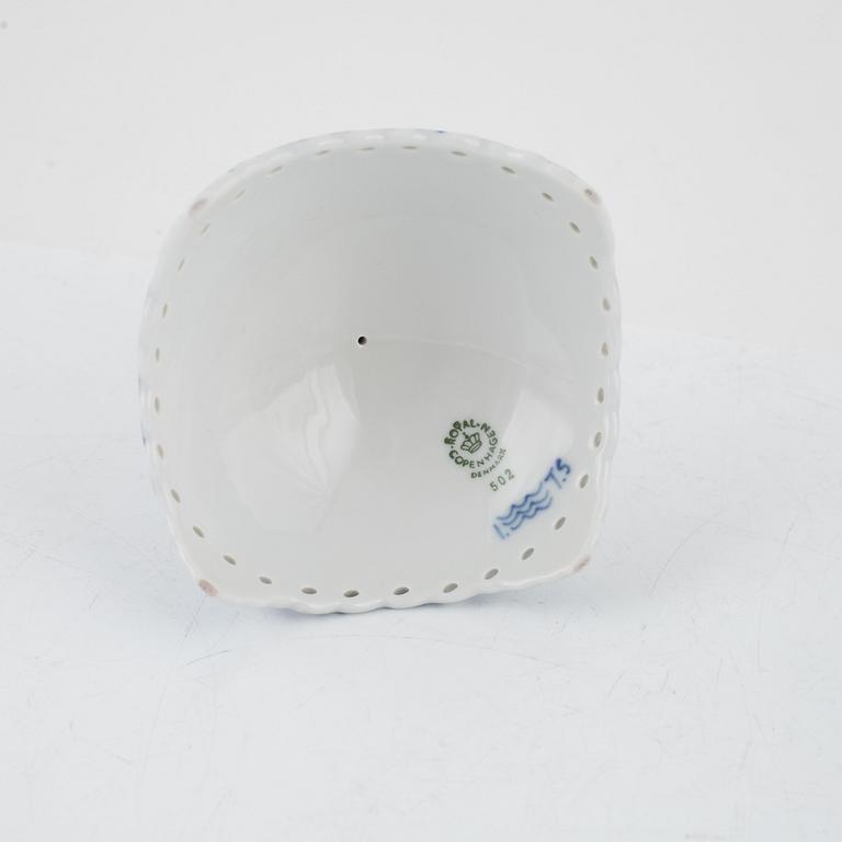 A 12-piece 'Musselmalet' porcelain coffee service, Royal Copenhagen, Denmark.