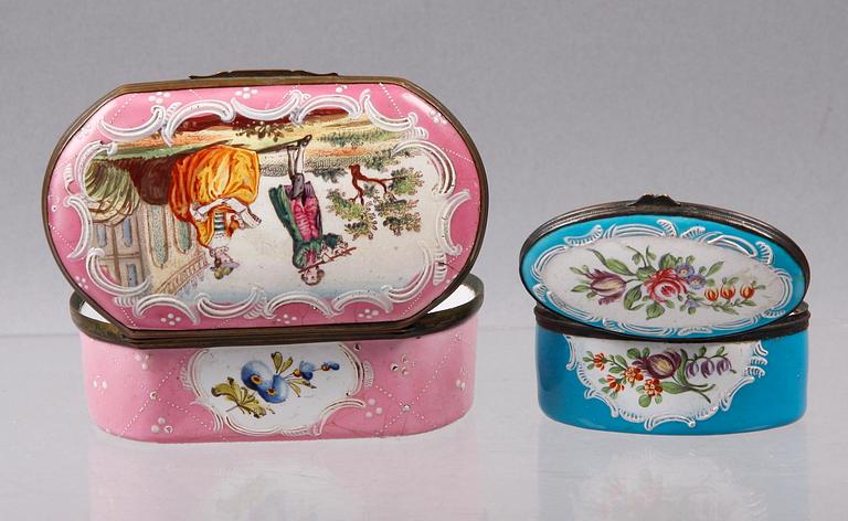 DOSOR, 2 st, porslin, möjligen England, 1800-tal.