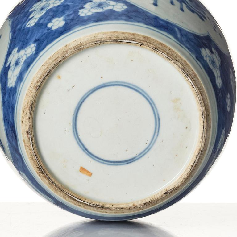 A blue and white 'antiques' jar, Qing dynasty, Kangxi (1662-1722).