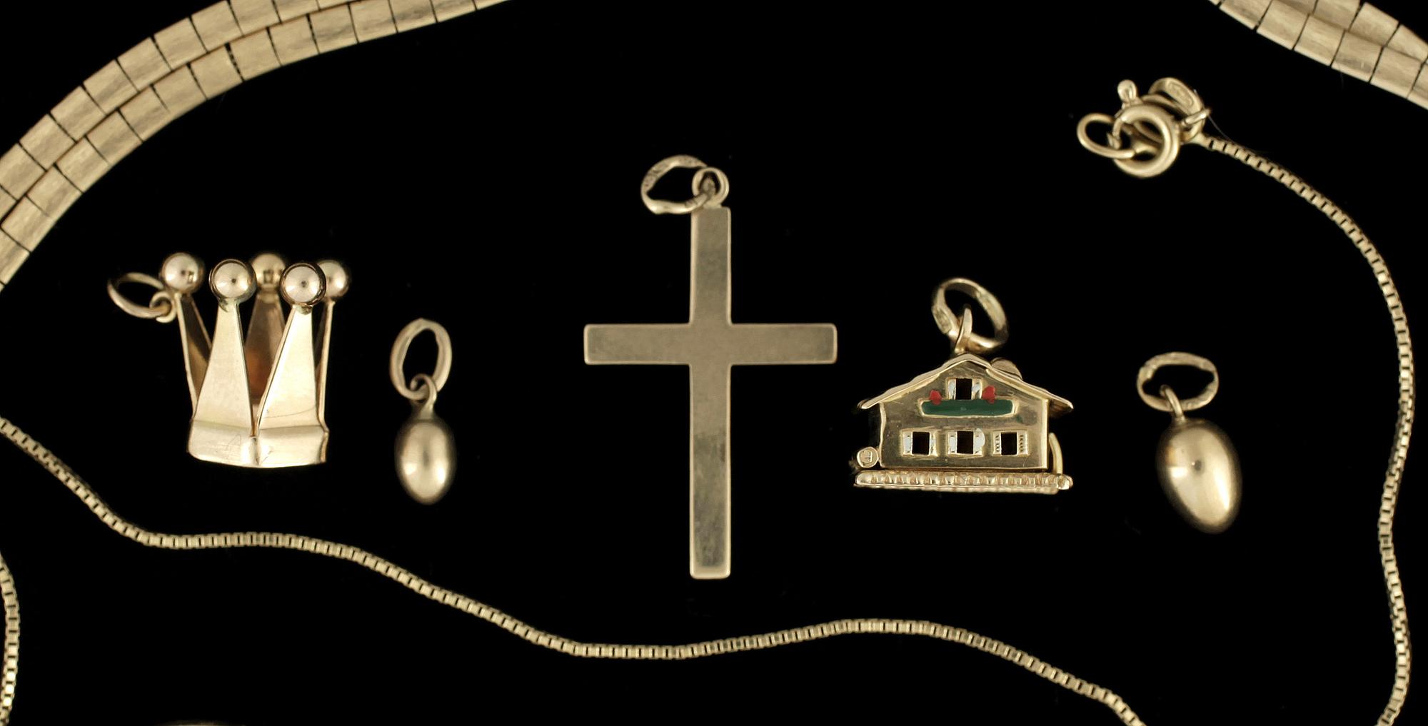 PARTI GULDSMYCKEN, mest 18K, 1900-tal. Vikt ca 53 gram.