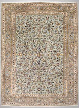 A KESHAN RUG, 409 x 295 cm.