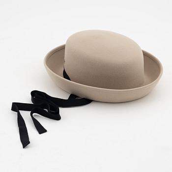 Chanel, a rabit hair hat with ribbon, size S.